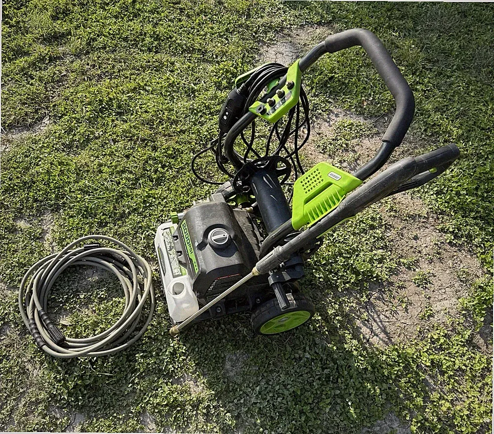 2000 PSI Electric Pressure Washer w/ Hose, Wand & Nozzles. Greenworks GPW2000