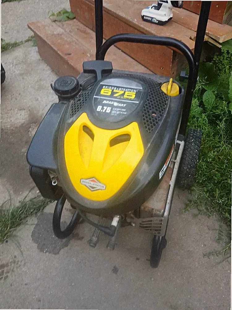 Briggs & Stratton 675 Series Wheel-Mounted Gas Pressure Washer, 6.75