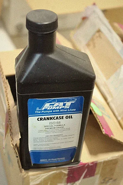 CASE 6 Pressure Washer Crankcase Pump Oil, Cat Pump 21 Oz ISO 68