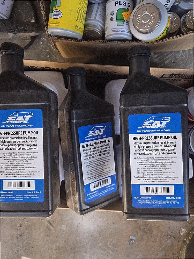 CAT 21 oz Pump Oil Premium Grade High Pressure Washer Lubricant 3 21oz bottles
