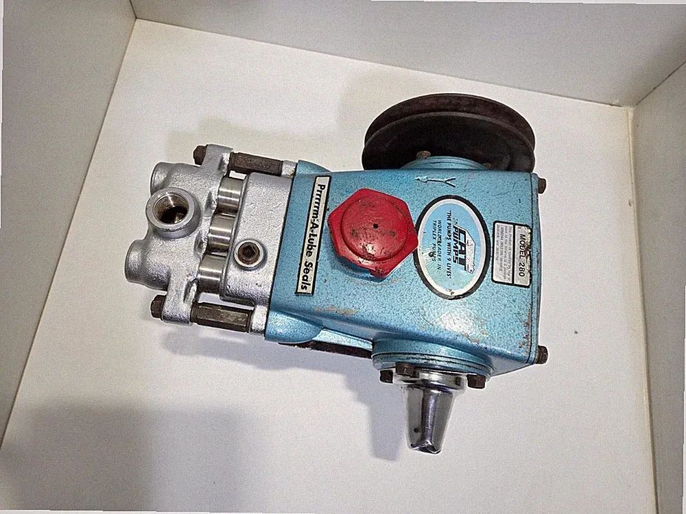 CAT Pumps 280 Triplex Piston Pump 3 GPM 1000 PSI Pressure Washer Industrial #2