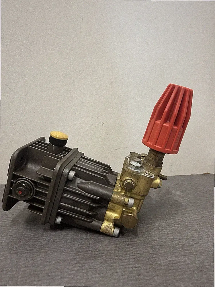 Comet BDX2528 Pressure washer pump, 3/4 inch shaft, 2800psi 2.5 gpm Good
