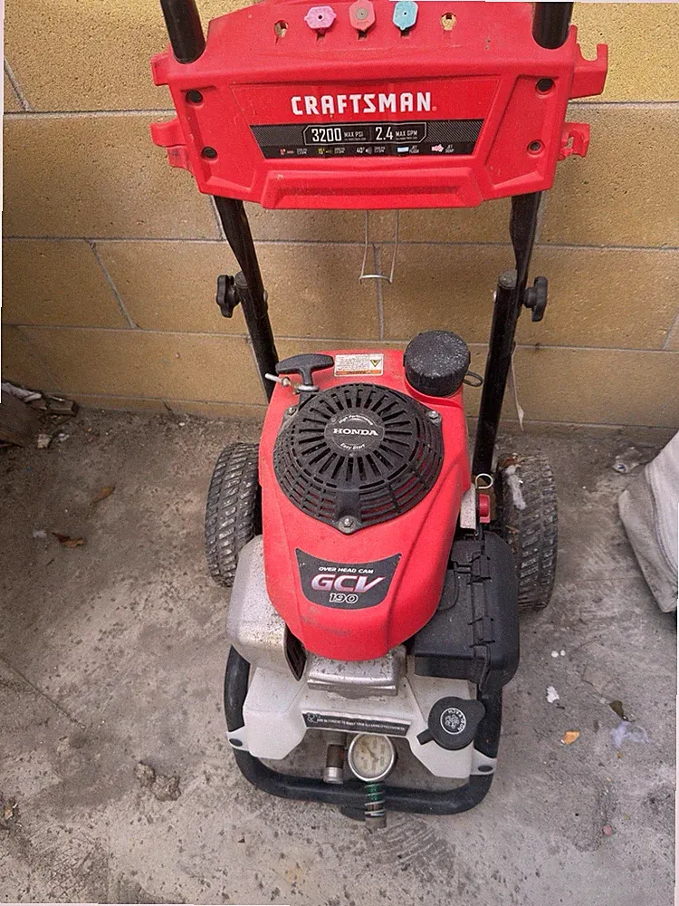 Craftsman 20735 3200 PSI 2.4 GPM Gas Pressure Washer