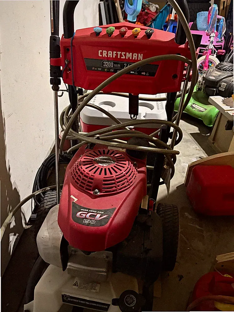 Craftsman 3200 PSI 2.4 GPM Gas Cold Water Pressure Washer 190cc Storage