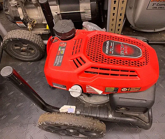 CRAFTSMAN Pressure Washer 3300 PSI 2.4 GPM Honda GCV200 Engine CMXGWFN061113