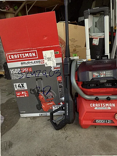 Craftsman V20 1500 PSI WITH POWER WASHING SET