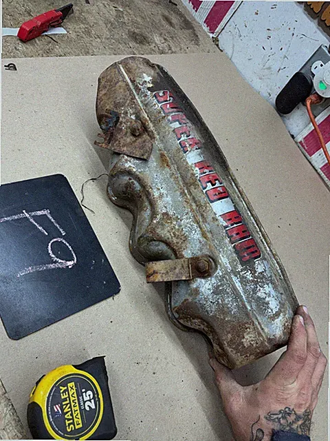 DAMAGED SUPER RED RAM HEMI VALVE COVER PROJECT WALL HANGER LAMP VERY ROUGH SHAPE