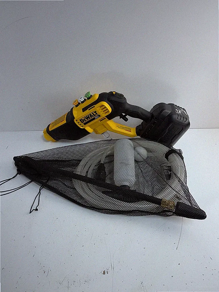 DEWALT 20V MAX 550 PSI Cold Water Pressure Washer (Tool only) (DCPW550) Used