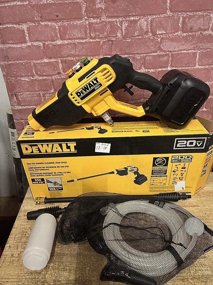 DEWALT 20V MAX 550 PSI Cold Water Pressure Washer (Tool only) DCPW550B Open Box