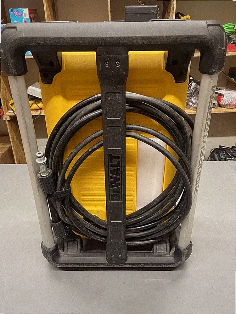 DEWALT 2100 PSI Cold Water Electric Pressure Washer (Pre-owned)