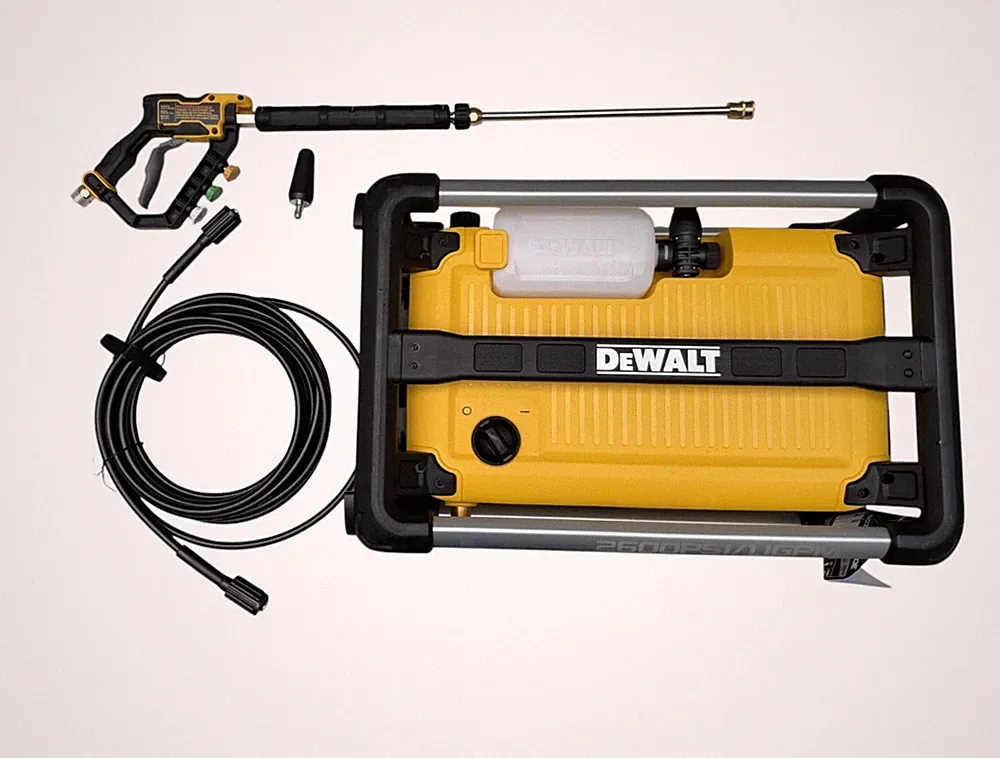 DEWALT 2600 PSI 1.1 GPM Cold Water Electric Pressure Washer DWPW2600
