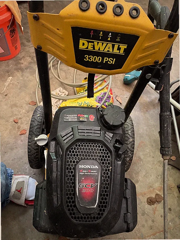 dewalt 3300 psi pressure washer with soap mixing tank