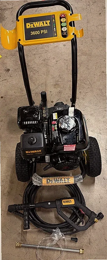DEWALT 3600 PSI 2.5 GPM Gas Pressure Washer Honda GX200 Engine Heavy-Duty