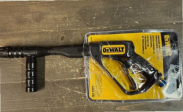 DEWALT 4500 PSI Spray Gun with Side Assist Handle, M22 Connections (DXPA45SG)