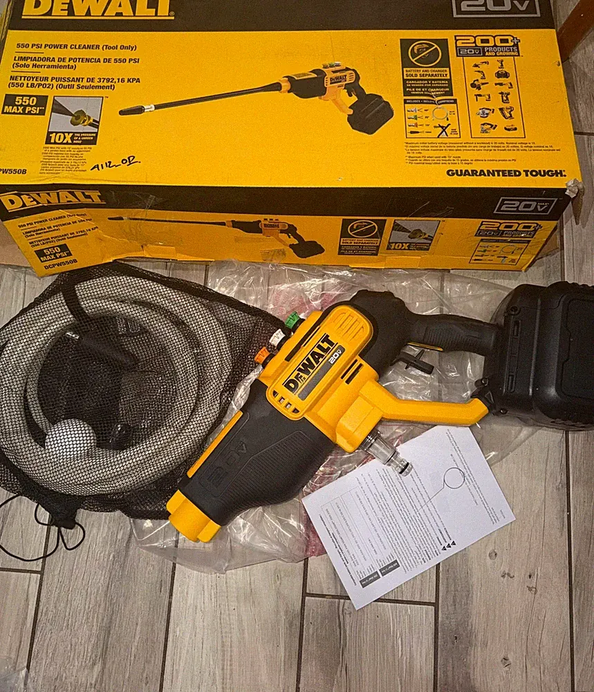 DEWALT DCPW550B 20V MAX 550 PSI Cordless Pressure Washer (Tool Only)