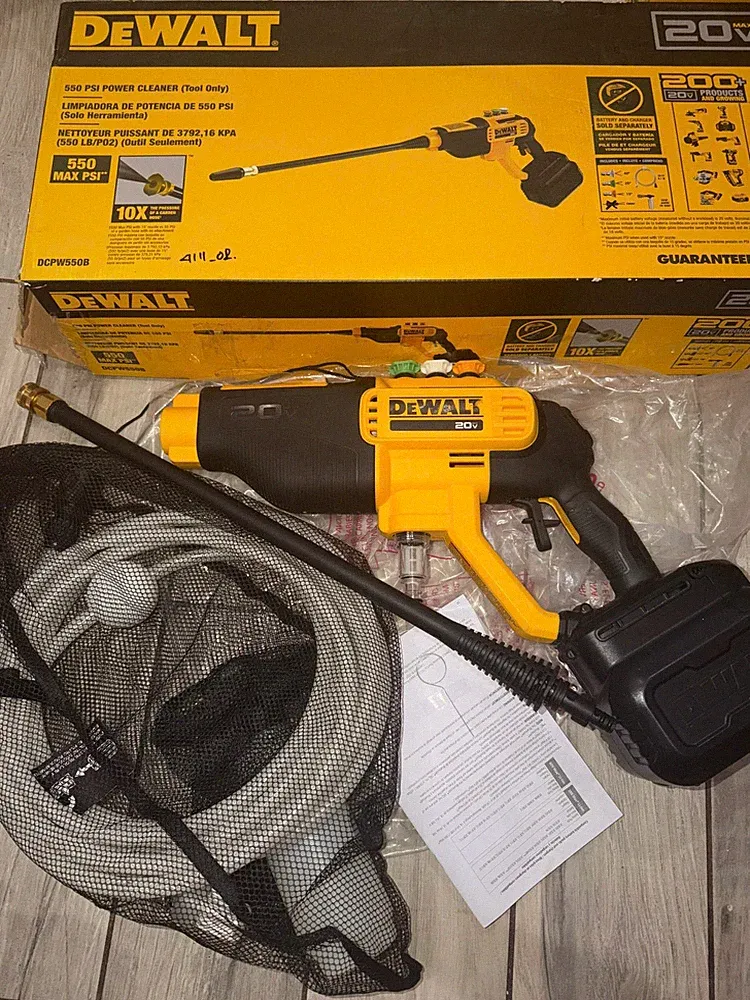 DEWALT DCPW550B 20V MAX 550 PSI Cordless Pressure Washer (Tool Only)