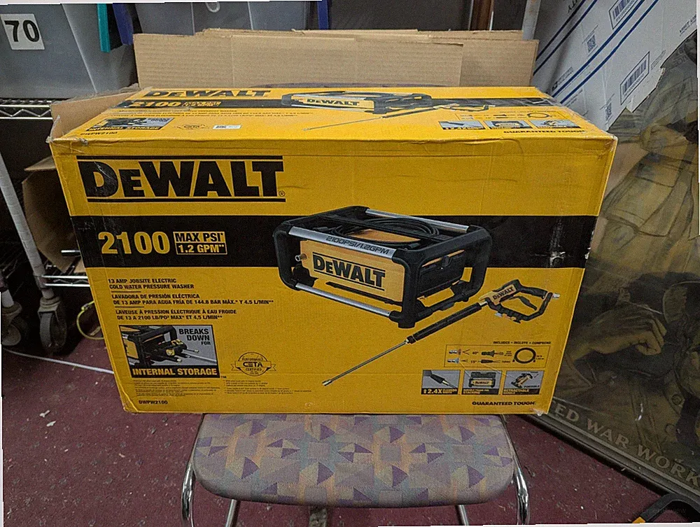 DeWALT (DWPW2100) 2100 PSI 1.2 GPM 13 Amp Pressure Washer Open Box Never Used!