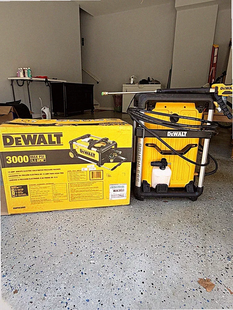 DEWALT DWPW3000 3000 PSI Corded Electric Cold Water Pressure Washer Reel