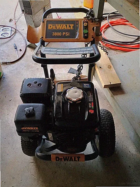 DEWALT DXPW60604 3800 PSI at 3.5 GPM Gasoline Cold Water Pressure Washer