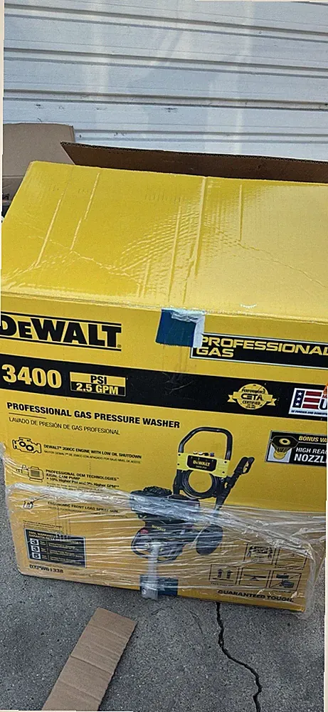 DEWALT DXPW61338 3400 PSI 2.5 GPM 208cc Gas Pressure Washer Low Oil