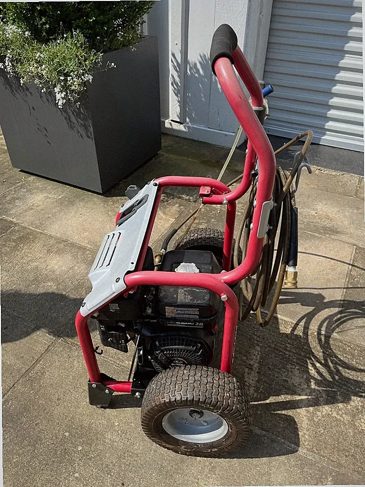 Gas Pressure Washer: subaru 7.0 sp210, (Used)