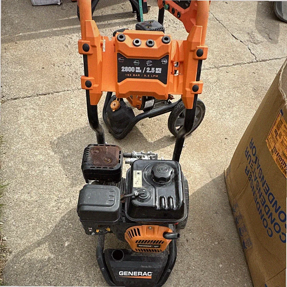 Gas 2800 PSI pressure washer