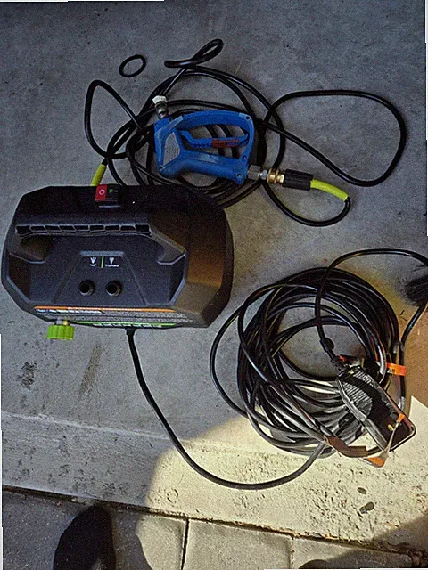 Greenworks 1700-PSI 1.2-GPM W/ MTM Hydro Spray Gun