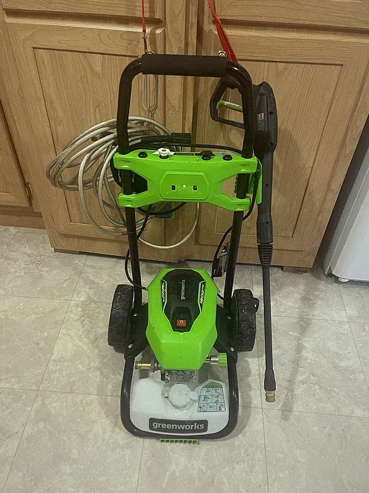 Greenworks 1800 PSI 1.1 GPM Cold Water Corded Electric Pressure Washer 5107302