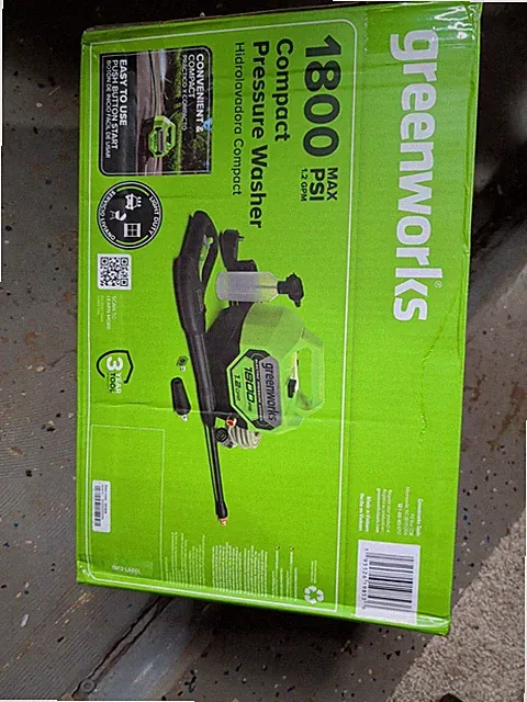 Greenworks 1800 PSI 1.2-GPM Cold Water Electric Pressure Washer and 2 Spray Tips