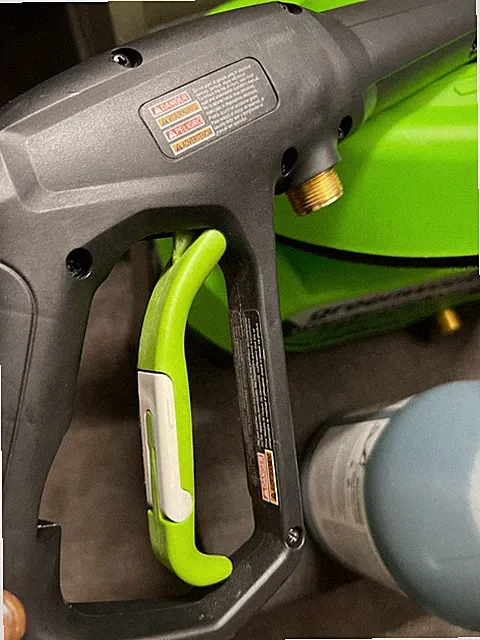 Greenworks 1900-PSI 1.2-GPM Cold Water Electric Pressure wash with 2 spray tips