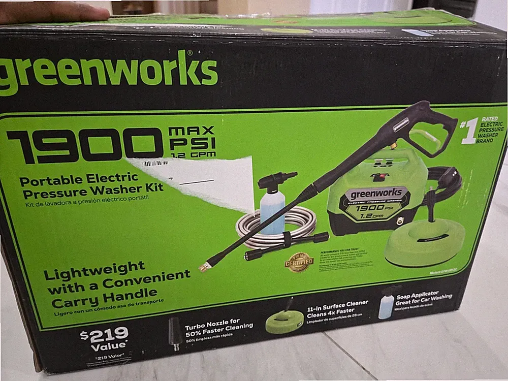 Greenworks 1900 PSI 1.2 GPM Cold Water Electric Pressure Washer Combo Kit
