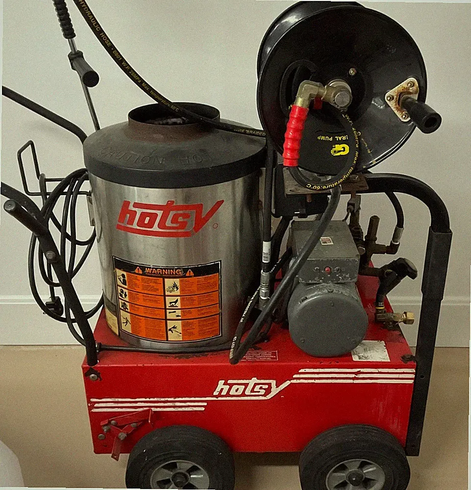 Hotsy 555SS 115V/Diesel 2.2GPM @ 1300PSI Hot Water Pressure Washer & Reel