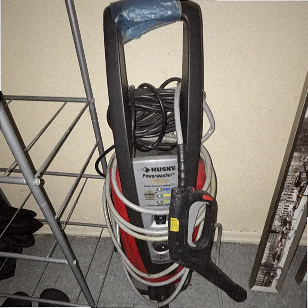 Husky Powerwasher 1000PSI Cold Water Pressure Washer Corded Electric w/Gun Hose