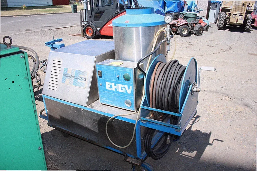 Hydro Blaster Model HE 5/3000EHGV Hot Water Pressure Washer 10HP 460V 3PH LP/Gas