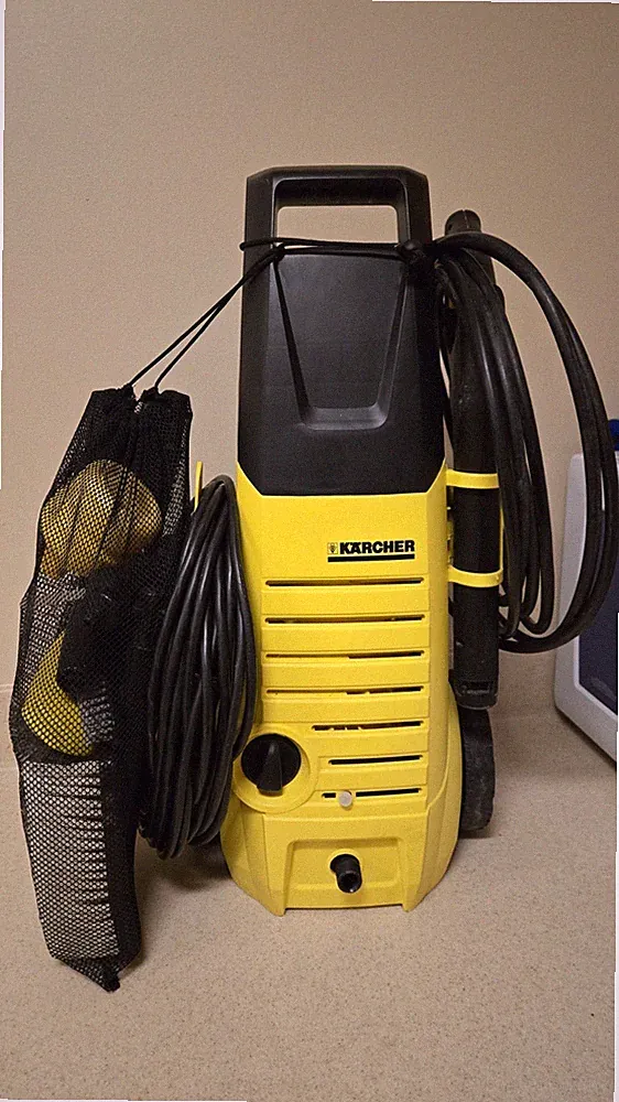 Kärcher electric pressure washer. 1600 PSI of pressure