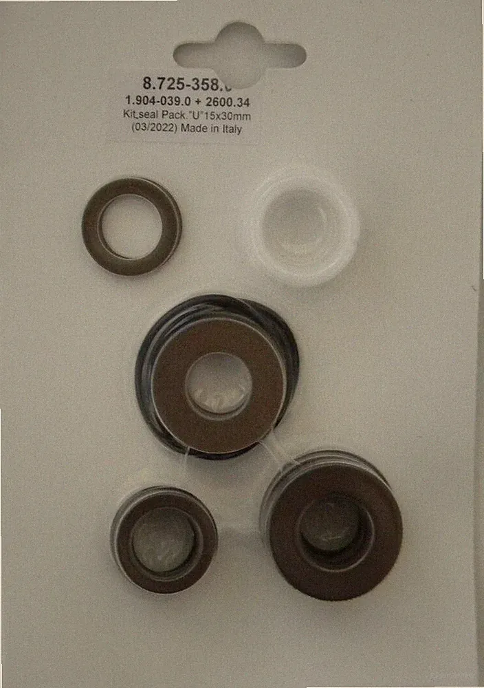 Karcher 8.725-358.0 Legacy / Hotsy Pressure Washer Pump Kit, U-seal 15mm