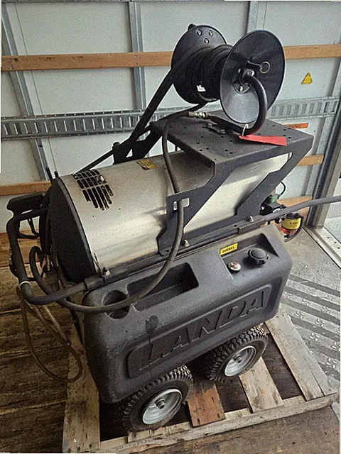 Landa PHW4-22024C Pressure Washer - 2200 PSI, Oil Burner Fired, 480 Volt 3 PH