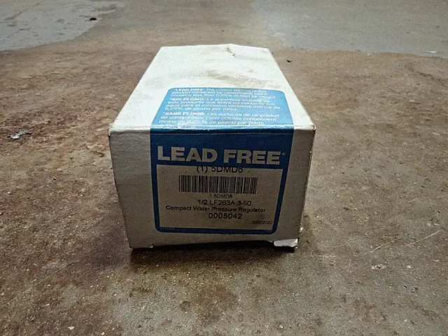 NEW Open Box WATTS 1/2 in. FNPT FNPT Brass Water Pressure Regulator 3 to 50 PSI