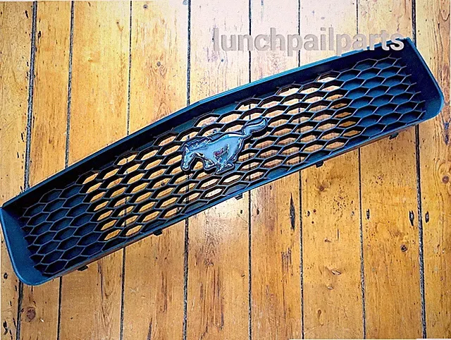 NOS Grille & Horse Ford Mustang 2005 2006 2007 2008 Coupe Convertible Cabriolet