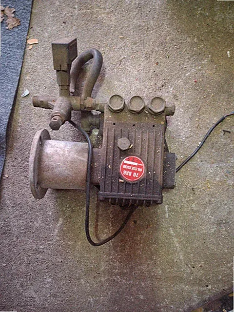 Pressure Washer Pump with mount to motor...