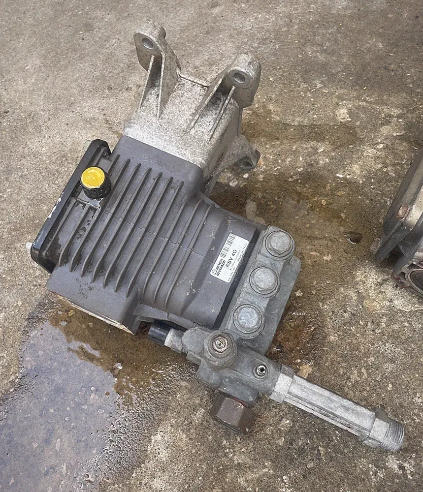 Pump Only! Came off a DEWALT PRESSURE WASHER 4000 PSI, 4.0 GPM, RSV G4 (9-15hp)