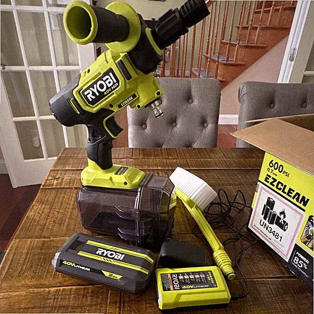RYOBI 40V HP EZClean 600 PSI Cordless Cold Water Washer Kit w/ Battery