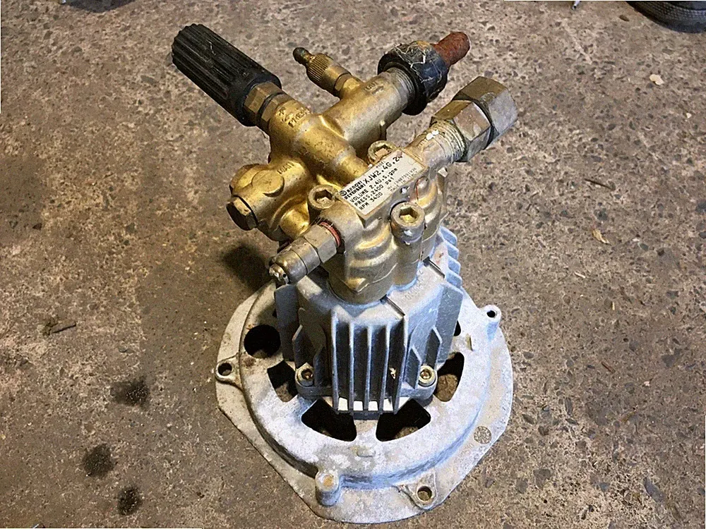 Salvage Annovi AR XJW2.2G24 Pressure Washer Pump 2400 PSI 2.4 GPM 7/8" Shaft