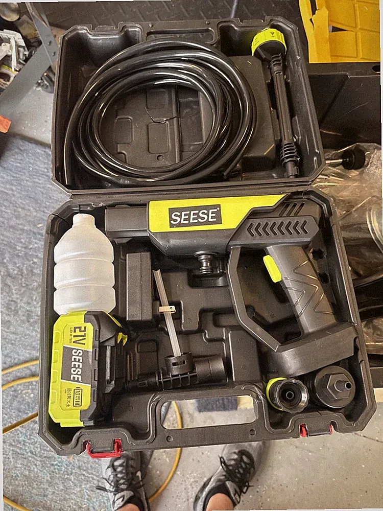 SEESE 800 PSI Water Pressure Washer Cordless Portable Pressurized Hose Car Wash