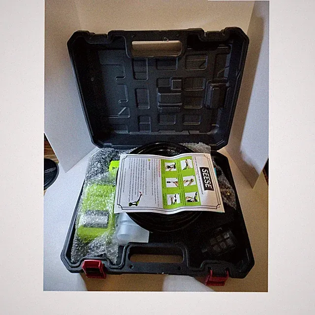 SEESE Handheld Lithium Battery Cleaning Machine Cordless Pressure Washer Kit