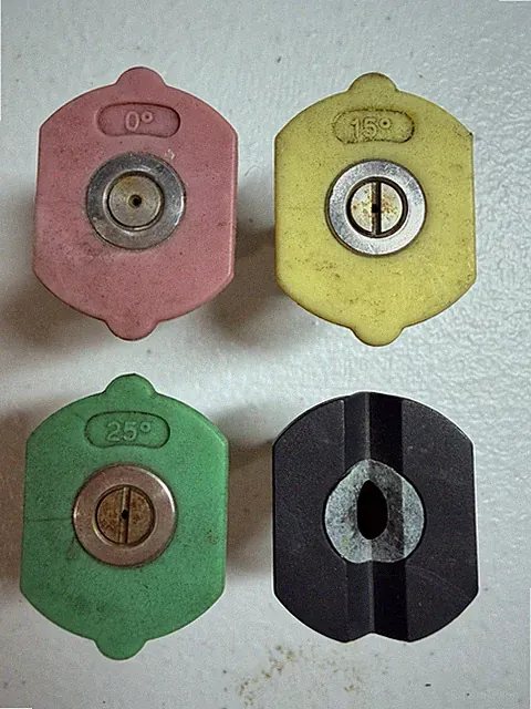 SET OF 4 Universal Quick Connect Pressure Washer Tips Sizes 0 - 15 - 25 & Fan￼