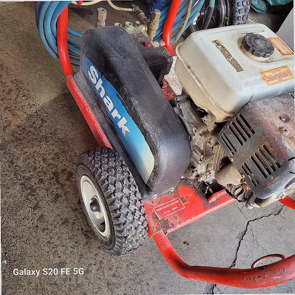 Shark Cold Water Pressure Washer Honda GX270 9.0 HP Gasoline Engine with Hose