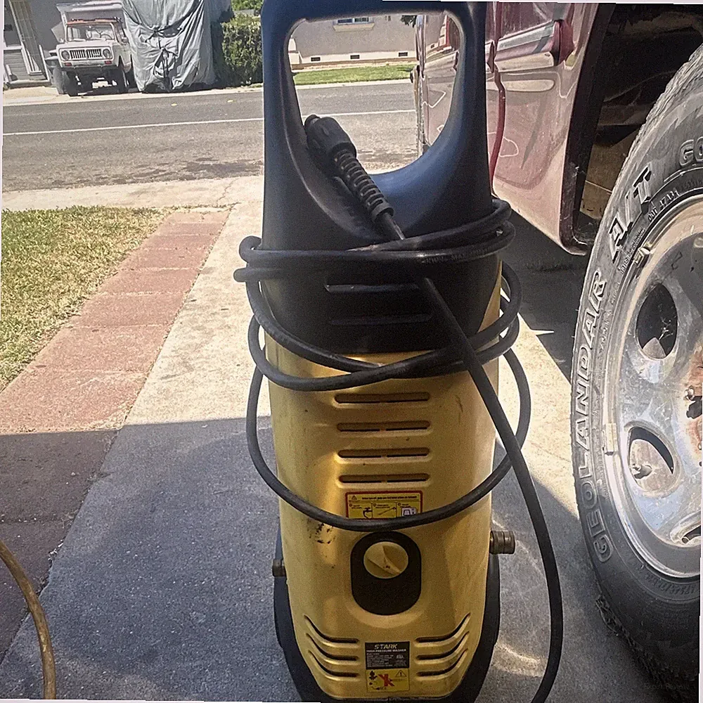 Stark Cold Water Pressure Washer 3000 PSI 2000W 110-120V Hose Casters Y/B