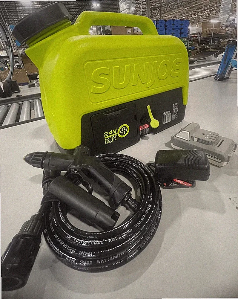 SUN JOE 24V CORDLESS PORTABLE SINK/SHOWER WASHER KIT W/BATTERY - GREEN/BLACK