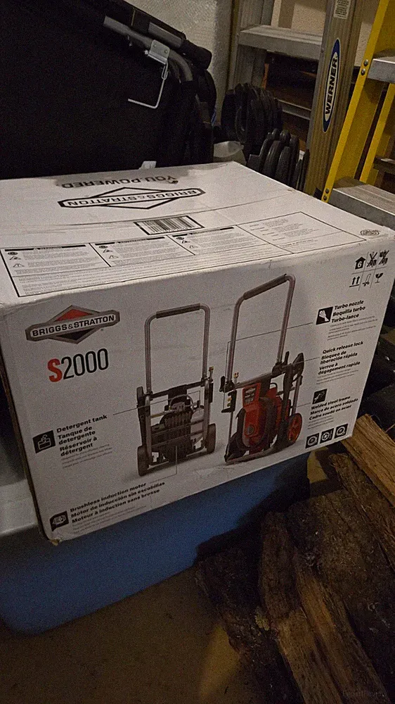 The 2000 PSI 1.2 GPM Electric Pressure Washer by Briggs & Stratton New In Box